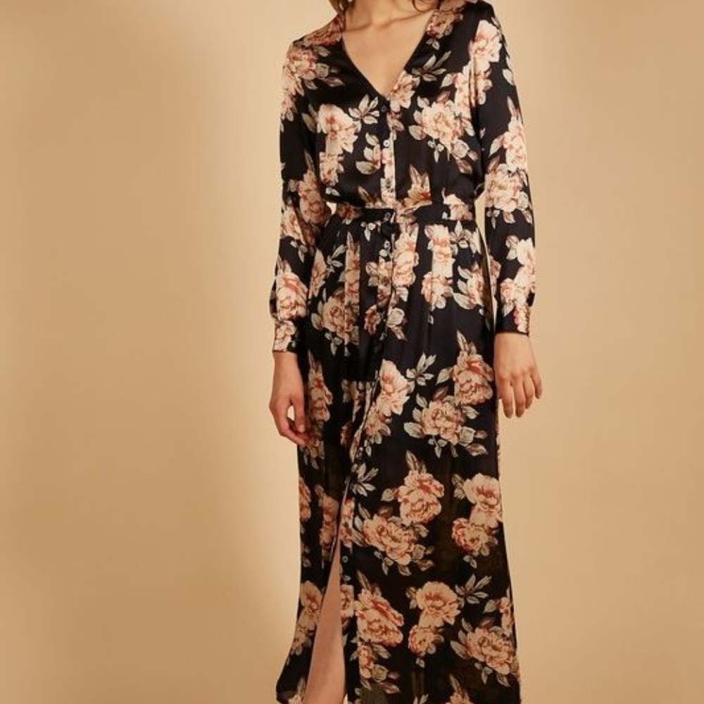 Achida Long Sleeve Navy Floral Maxi Dress